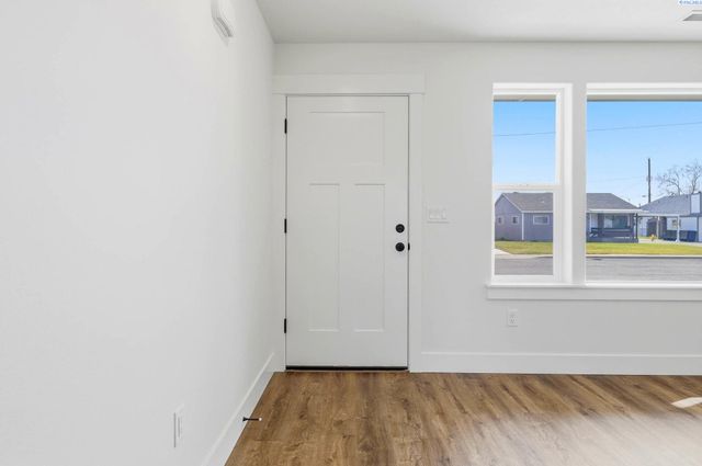 407 Rossell, Richland, WA 99352