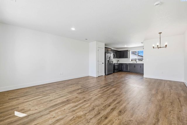 407 Rossell, Richland, WA 99352