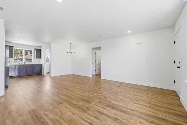 407 Rossell, Richland, WA 99352