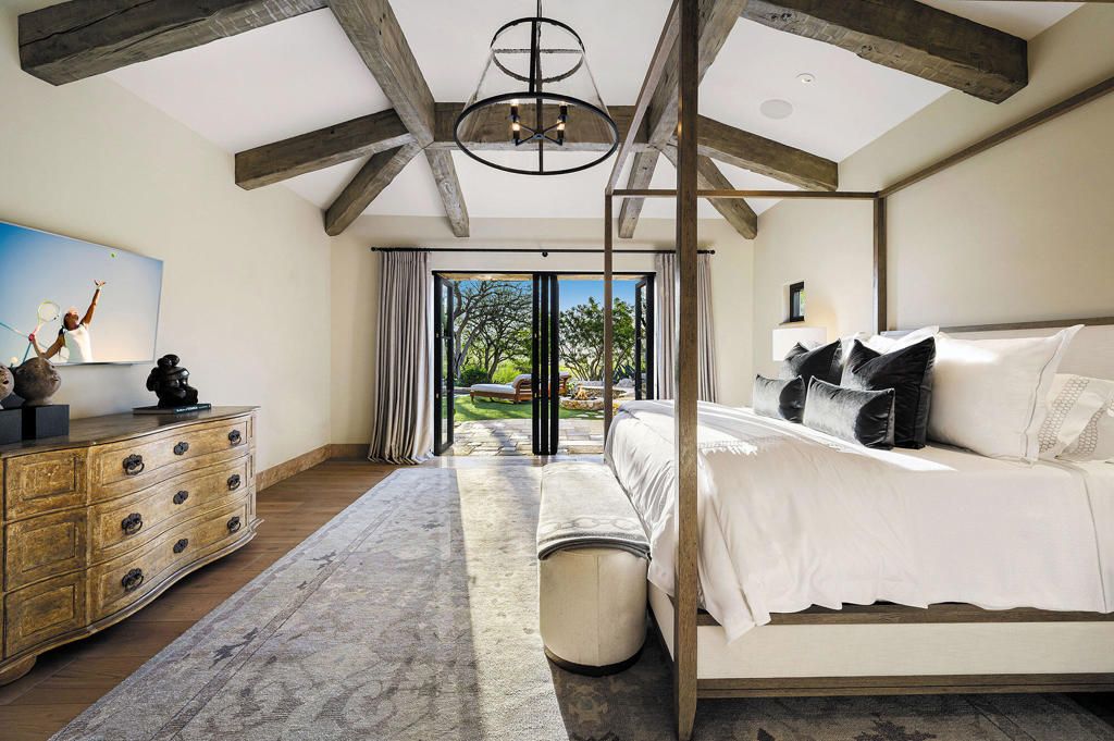 Image 17 of property listing at 119 Navtem Place, Palm Desert, CA 92260