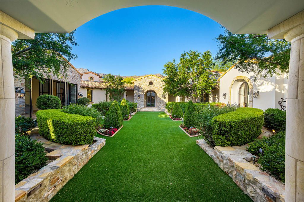 Image 25 of property listing at 119 Navtem Place, Palm Desert, CA 92260