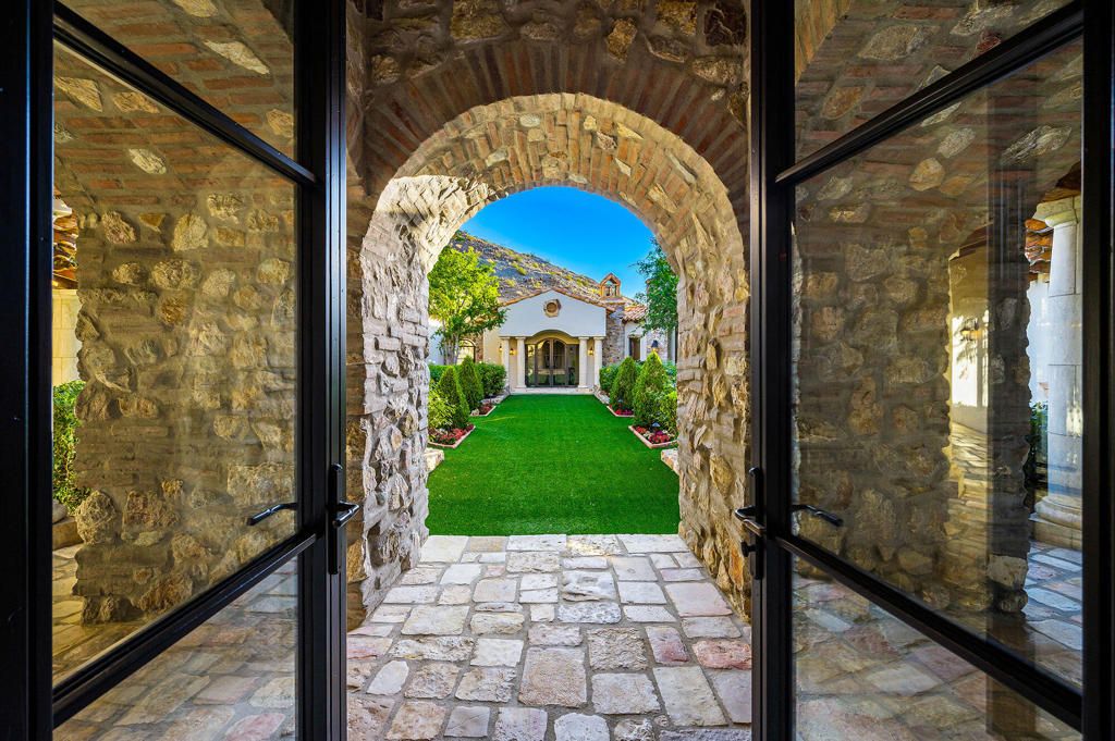 Image 26 of property listing at 119 Navtem Place, Palm Desert, CA 92260