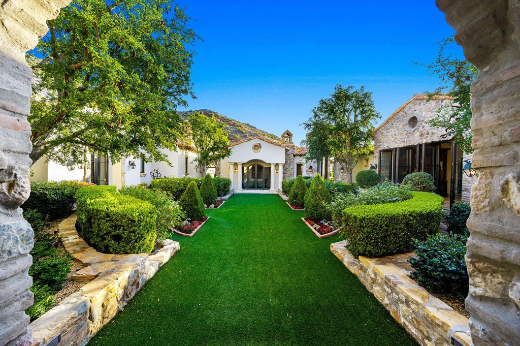 Image 28 of property listing at 119 Navtem Place, Palm Desert, CA 92260