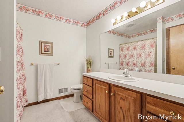 1581 Castlemaine Drive 2, Holland Twp, MI 49464