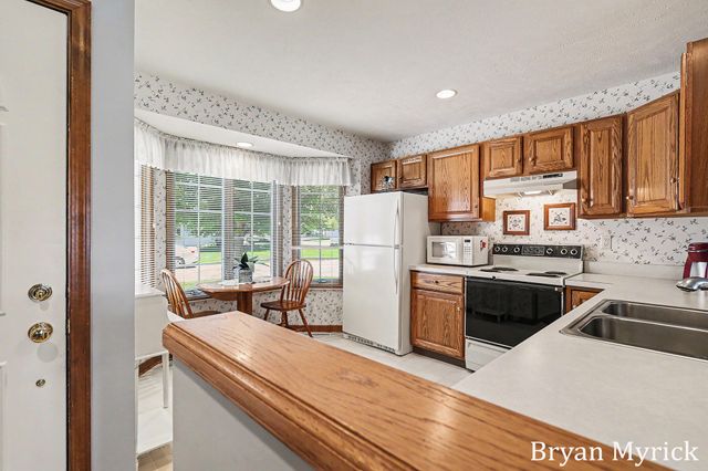 1581 Castlemaine Drive 2, Holland Twp, MI 49464