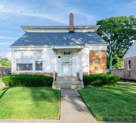 425 47TH Avenue, Bellwood, IL 60104