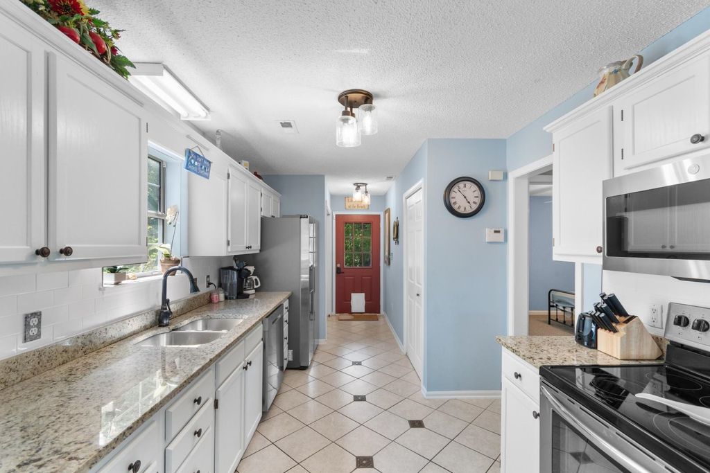 114 N Oak St., Surfside Beach, SC 29575 — photo 4