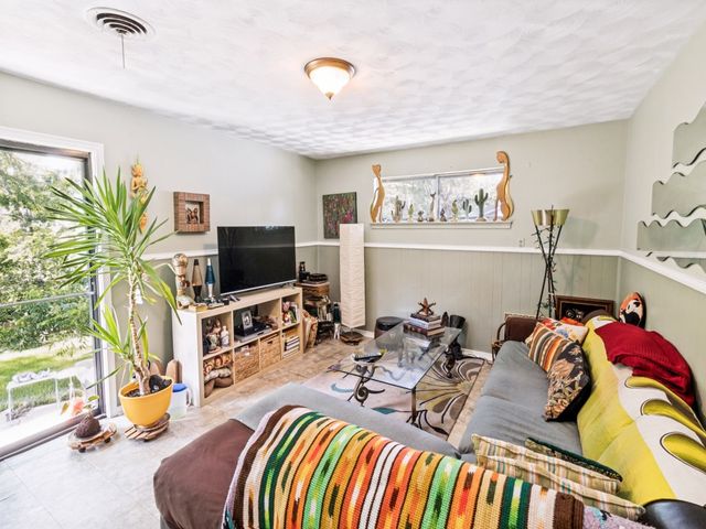 8125 Hunnicut Road, Dallas, TX 75228