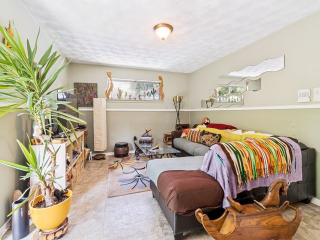 8125 Hunnicut Road, Dallas, TX 75228