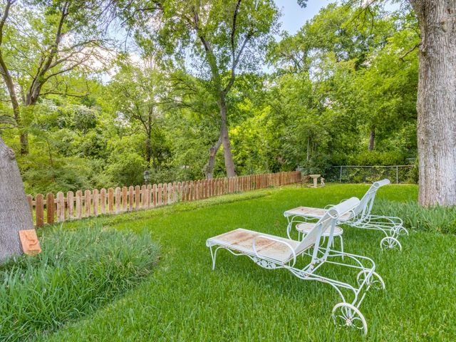 8125 Hunnicut Road, Dallas, TX 75228