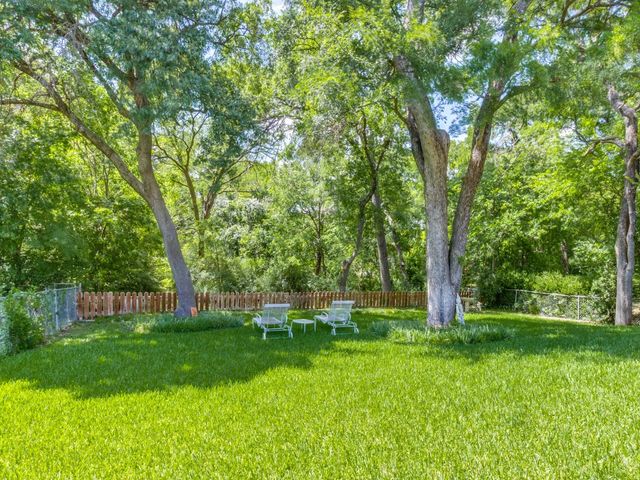 8125 Hunnicut Road, Dallas, TX 75228