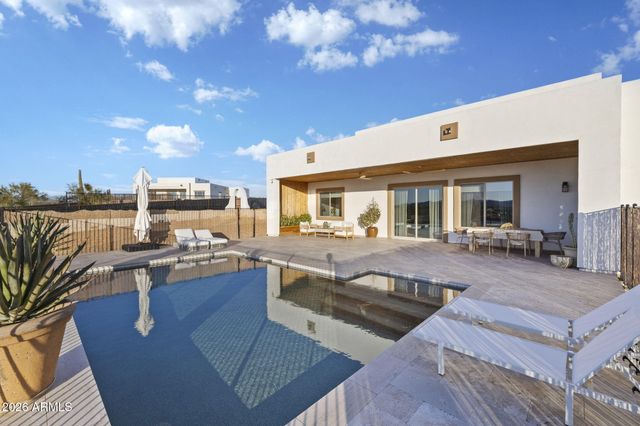 25937 W Ravina Lane, Morristown, AZ 85342