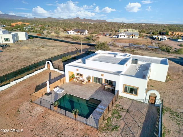 25937 W Ravina Lane, Morristown, AZ 85342