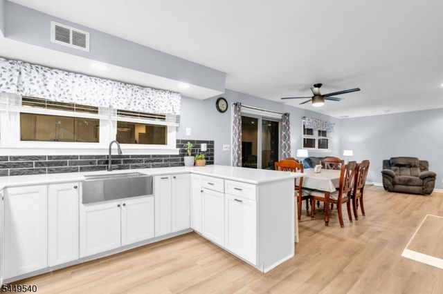 23 Leo Ave, Hopatcong Boro, NJ 07874
