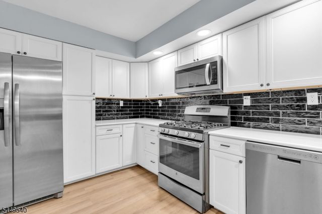 23 Leo Ave, Hopatcong Boro, NJ 07874