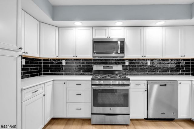 23 Leo Ave, Hopatcong Boro, NJ 07874