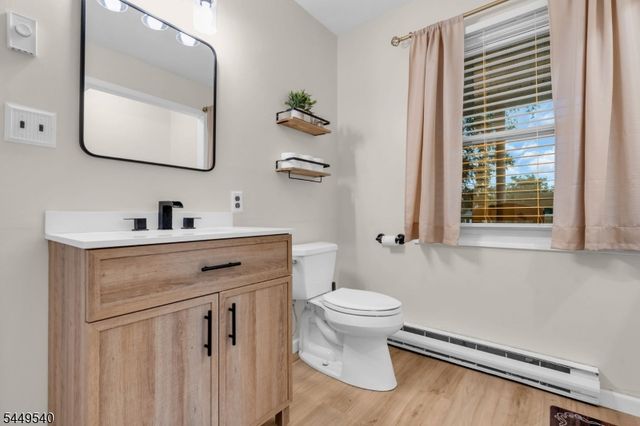 23 Leo Ave, Hopatcong Boro, NJ 07874