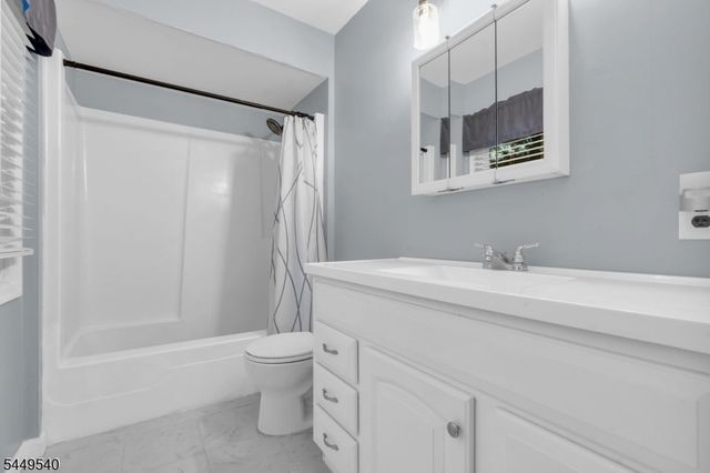 23 Leo Ave, Hopatcong Boro, NJ 07874