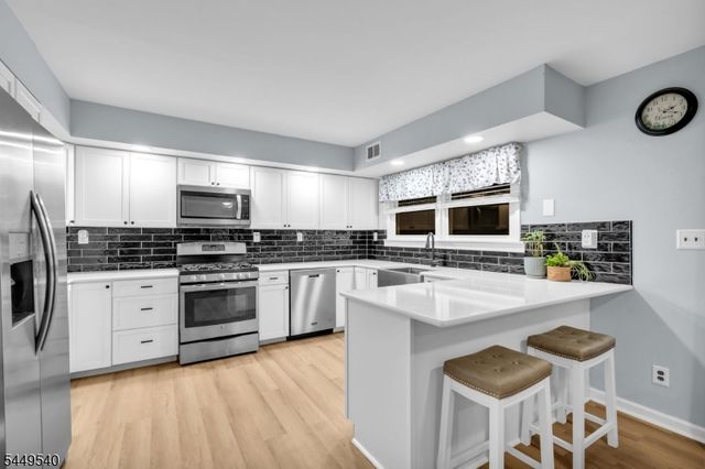 23 Leo Ave, Hopatcong Boro, NJ 07874