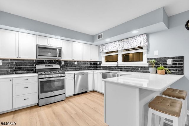 23 Leo Ave, Hopatcong Boro, NJ 07874