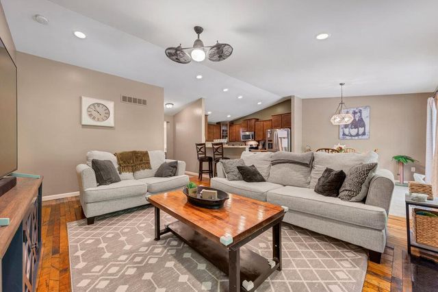 182 Fox Creek Drive, Wentzville, MO 63385