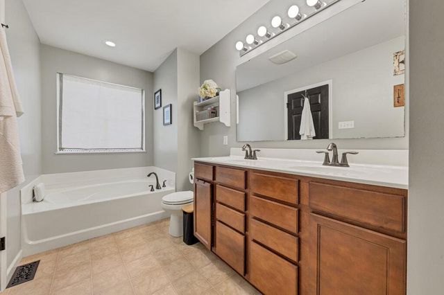 182 Fox Creek Drive, Wentzville, MO 63385