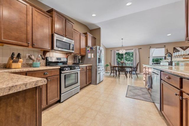 182 Fox Creek Drive, Wentzville, MO 63385