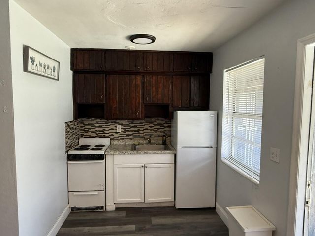 131 E 27th Street 5, Riviera Beach, FL 33404