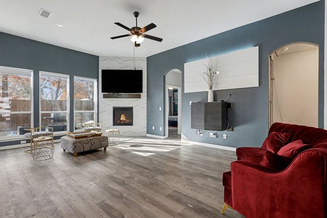 306 Calhoun Street, Glenn Heights, TX 75154