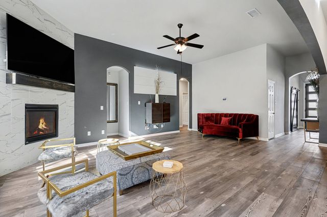 306 Calhoun Street, Glenn Heights, TX 75154