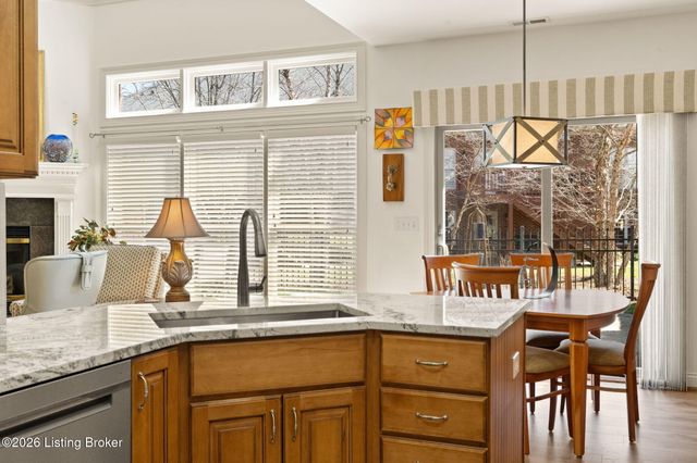 2427 Tradition Cir, Louisville, KY 40245