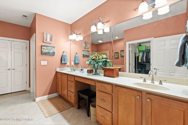 2427 Tradition Cir, Louisville, KY 40245