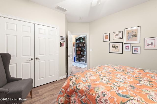 2427 Tradition Cir, Louisville, KY 40245