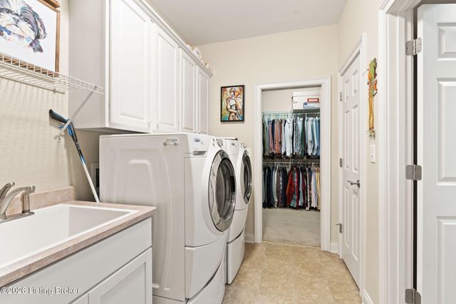 2427 Tradition Cir, Louisville, KY 40245