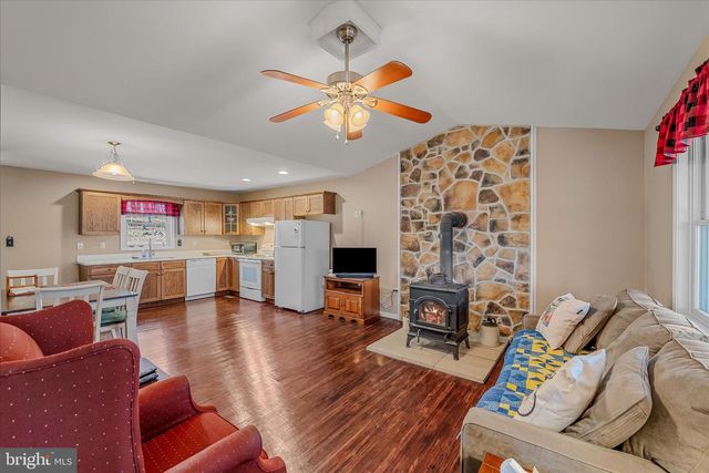 2910 MILO SCHOOL RD, Great Cacapon, WV 25422