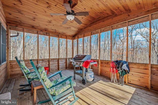 2910 MILO SCHOOL RD, Great Cacapon, WV 25422