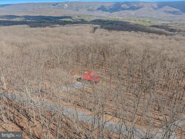 2910 MILO SCHOOL RD, Great Cacapon, WV 25422