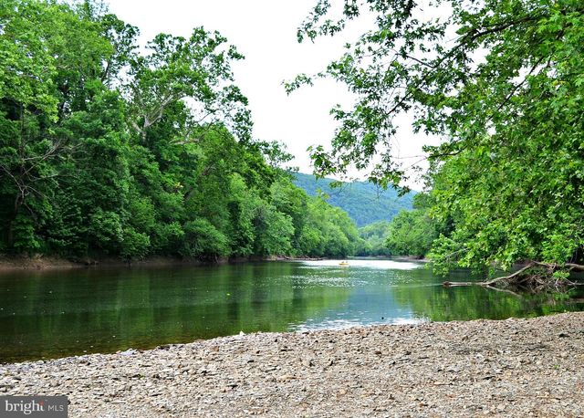 2910 MILO SCHOOL RD, Great Cacapon, WV 25422