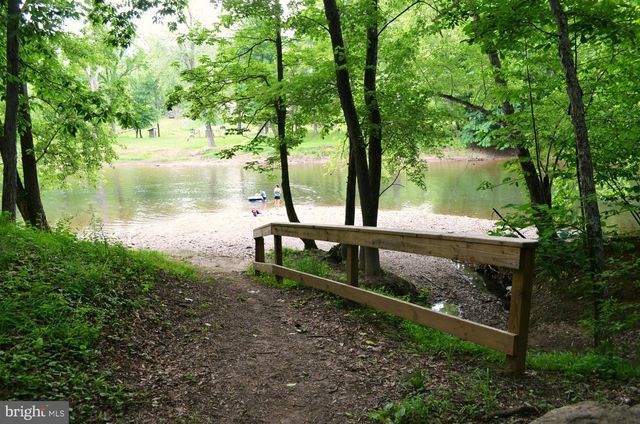 2910 MILO SCHOOL RD, Great Cacapon, WV 25422