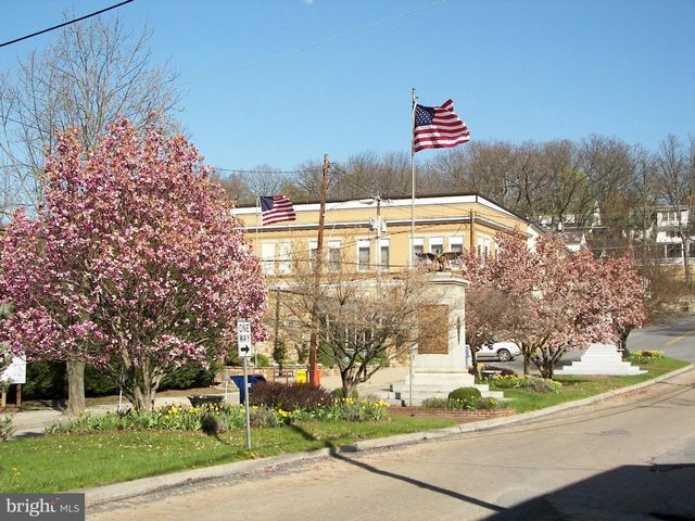 2910 MILO SCHOOL RD, Great Cacapon, WV 25422