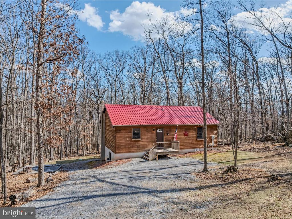 2910 MILO SCHOOL RD, Great Cacapon, WV 25422