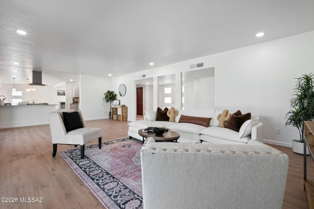 10972 E Oakwood Drive, Tucson, AZ 85749