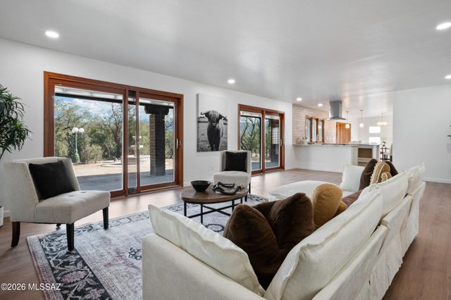 10972 E Oakwood Drive, Tucson, AZ 85749