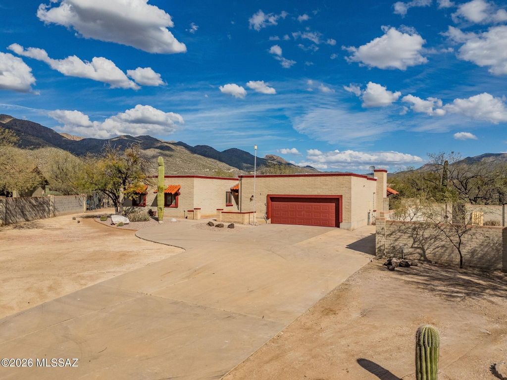 10972 E Oakwood Drive, Tucson, AZ 85749