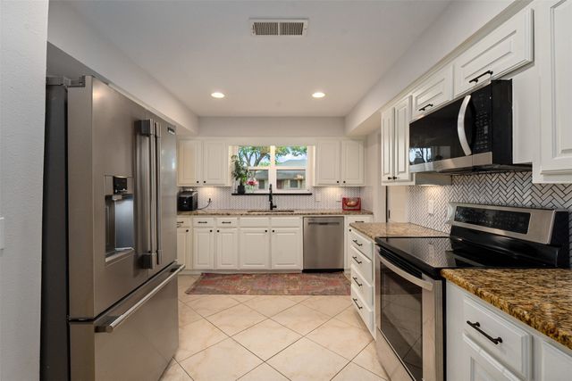 6818 Ledyard Drive, Dallas, TX 75248