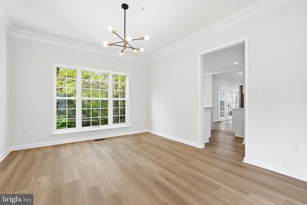 Image 8 of property listing at 10503 BIRDIE LN, Upper Marlboro, MD 20774