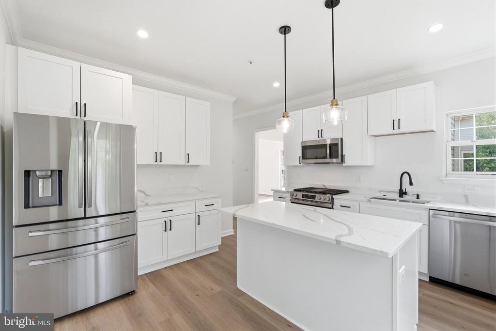 Image 11 of property listing at 10503 BIRDIE LN, Upper Marlboro, MD 20774