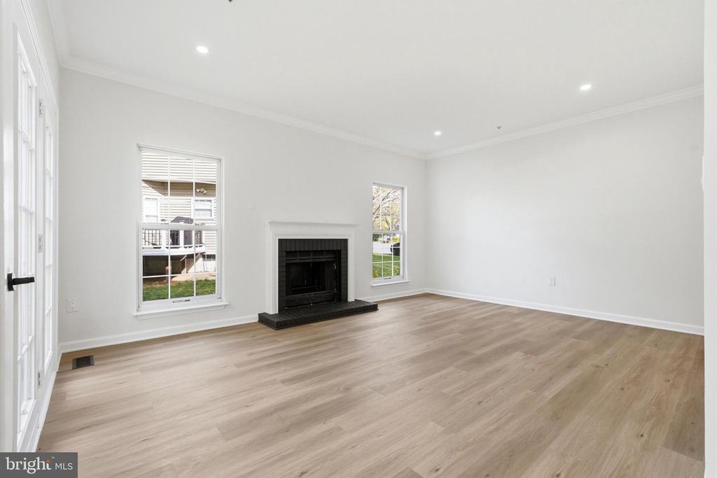 Image 15 of property listing at 10503 BIRDIE LN, Upper Marlboro, MD 20774