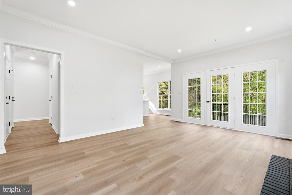 Image 16 of property listing at 10503 BIRDIE LN, Upper Marlboro, MD 20774