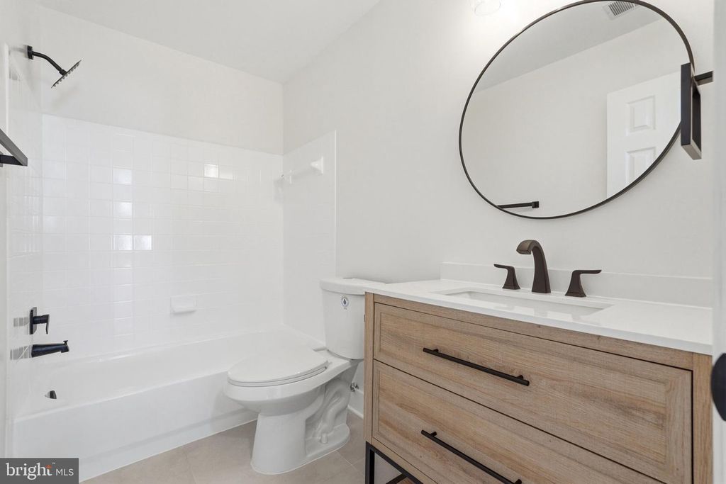 Image 22 of property listing at 10503 BIRDIE LN, Upper Marlboro, MD 20774